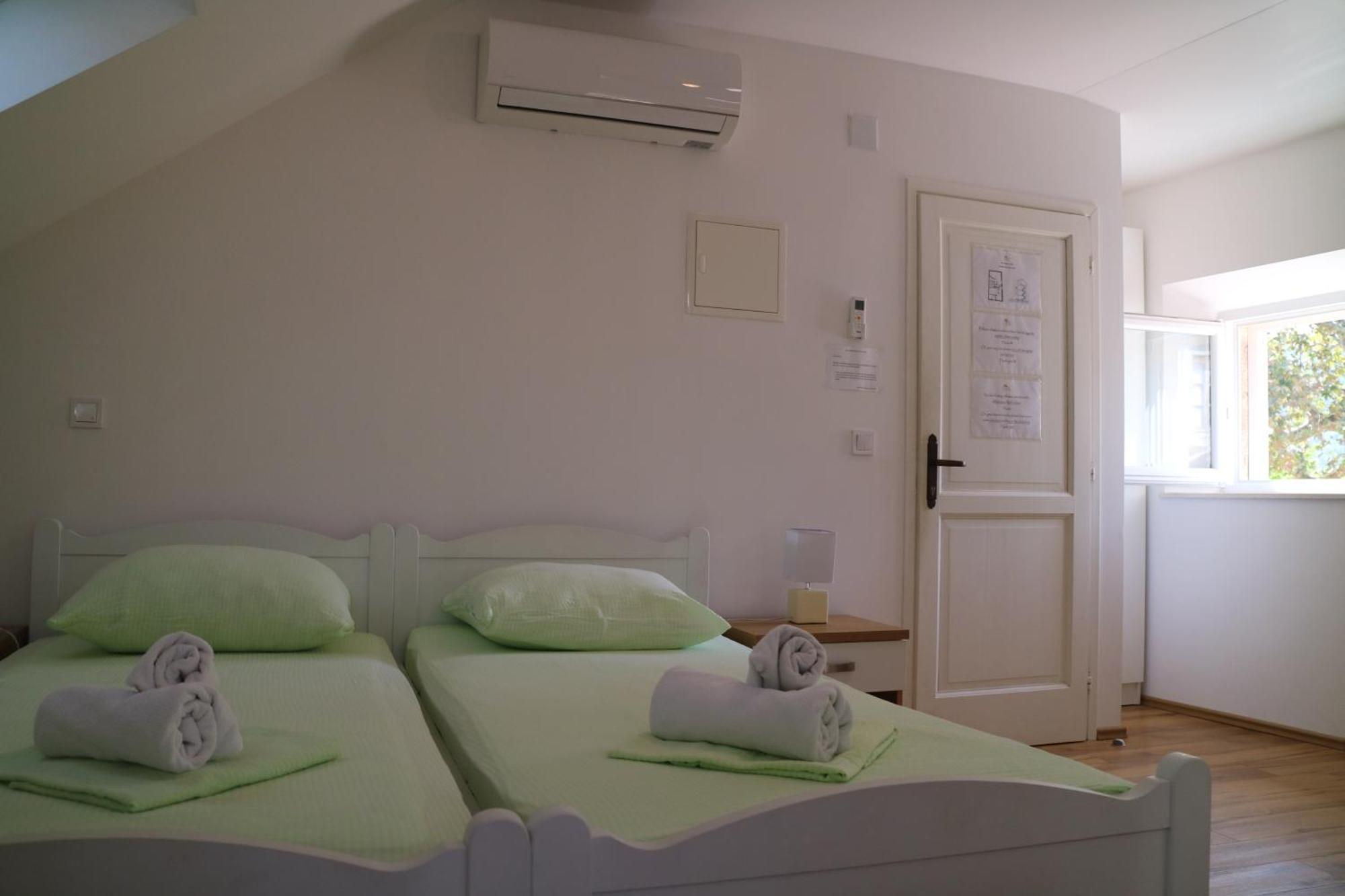 Studio Apartments & Rooms Lela, Sipan Island 斯潘卡卢卡 外观 照片